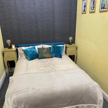 Valley View Retreat *