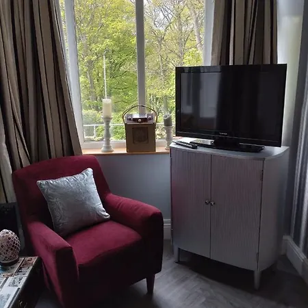 Valley View Retreat *